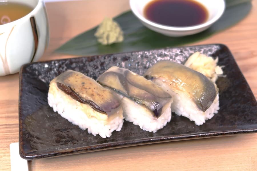 茄子と生湯葉のバッテラ寿司