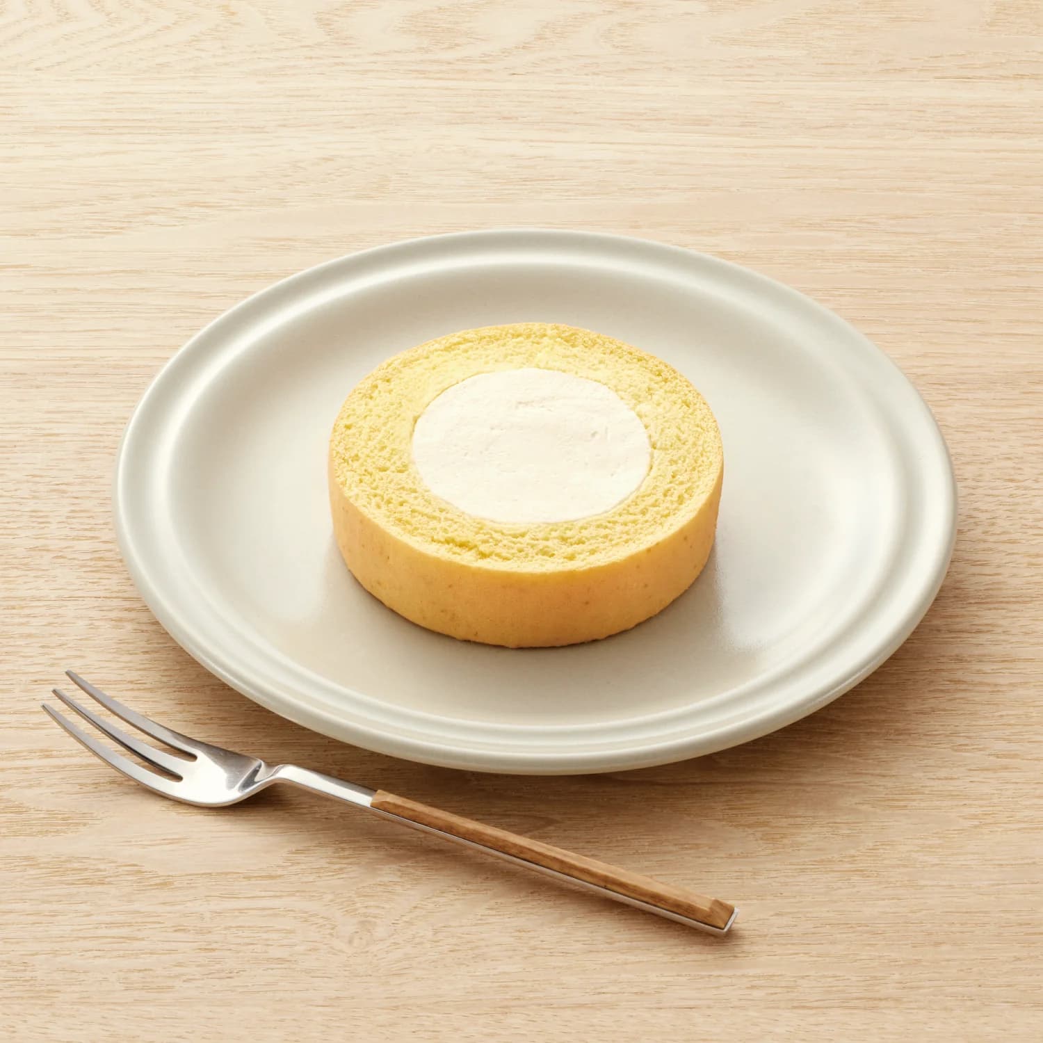 ふんわりロールケーキ豆乳クリーム仕立て　プレーン