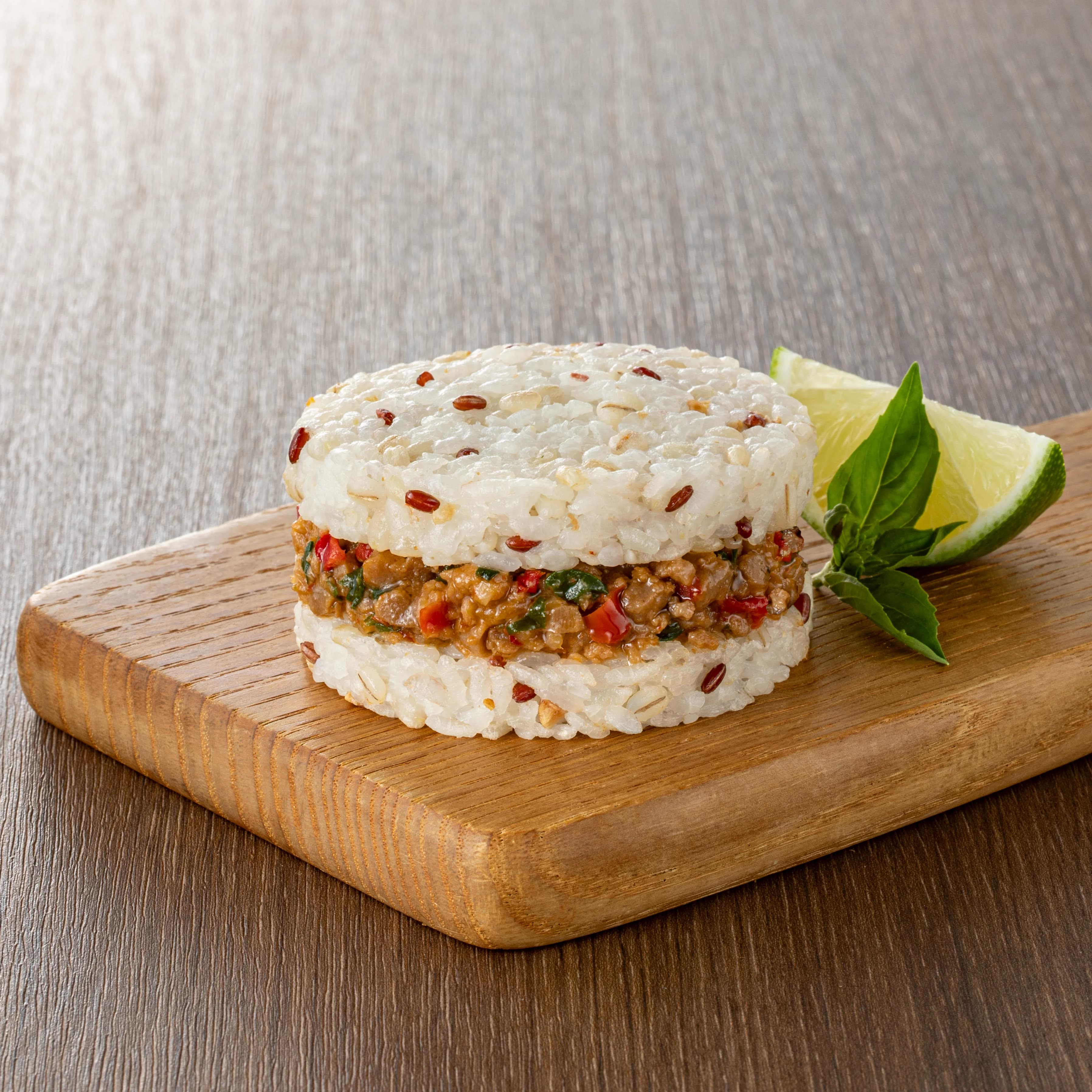 雑穀ライスバーガー　ガパオライス味