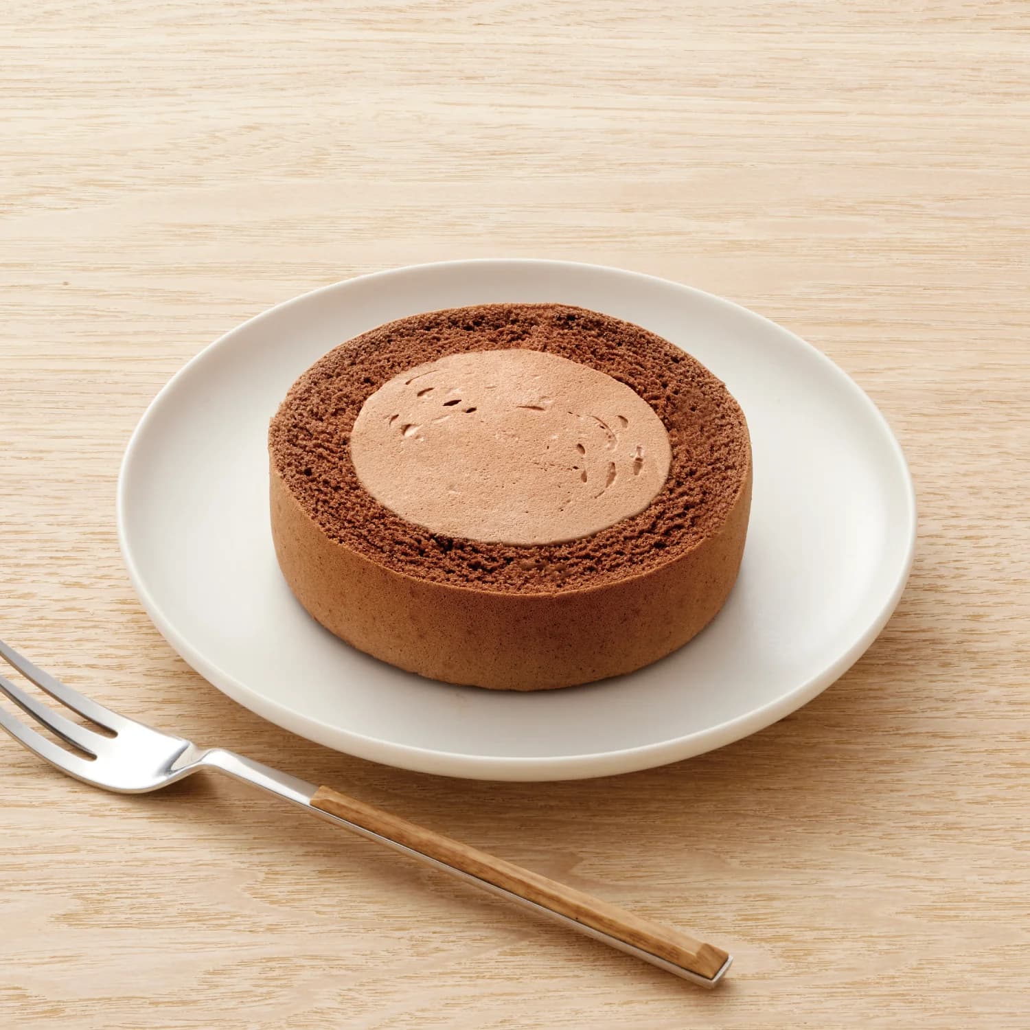 ふんわりロールケーキ豆乳クリーム仕立て　チョコ