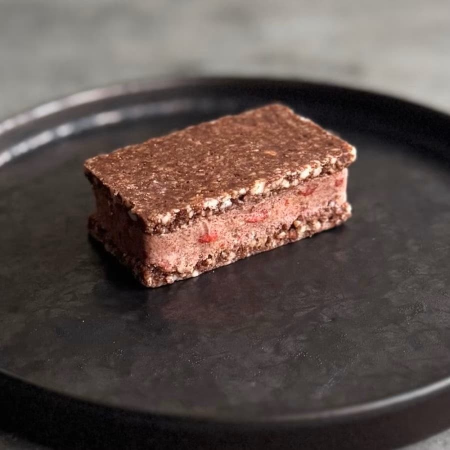 RAW BUTTER SAND　BERRY CHOCOLAT