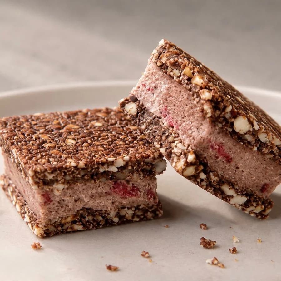 RAW BUTTER SAND　BERRY CHOCOLAT