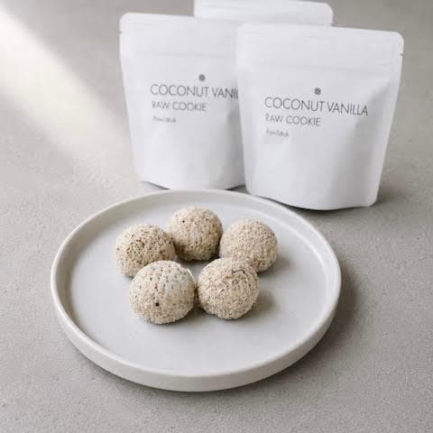素材のおいしさをそのまま。バニラ香る濃厚ココナッツのロースイーツ